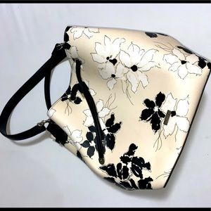 Chaps Dresden Bucket Bag